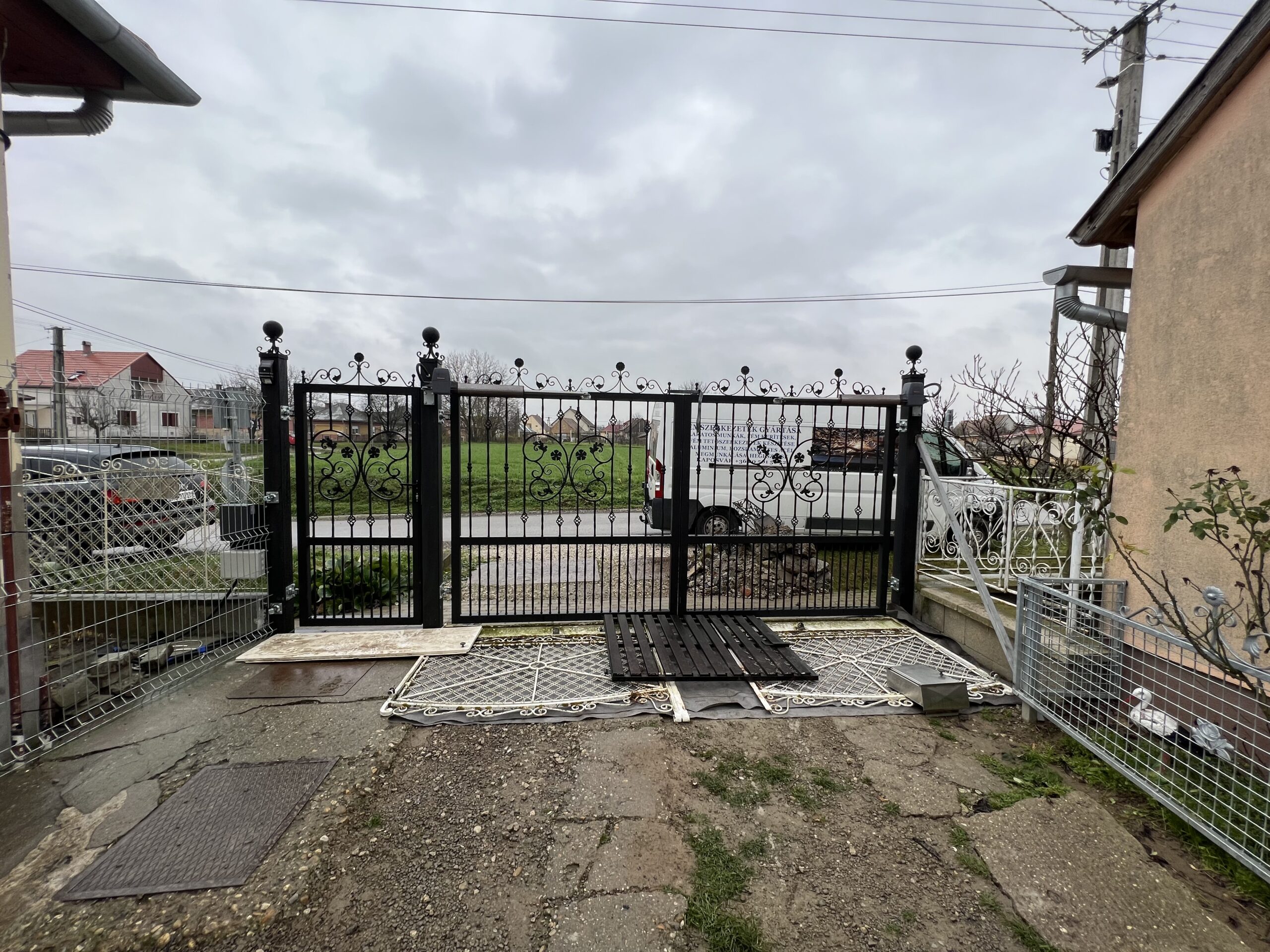 Fém kapu és kerítés készítése egyedi igényekhez igazítva Magyar Zoltán Ev.
